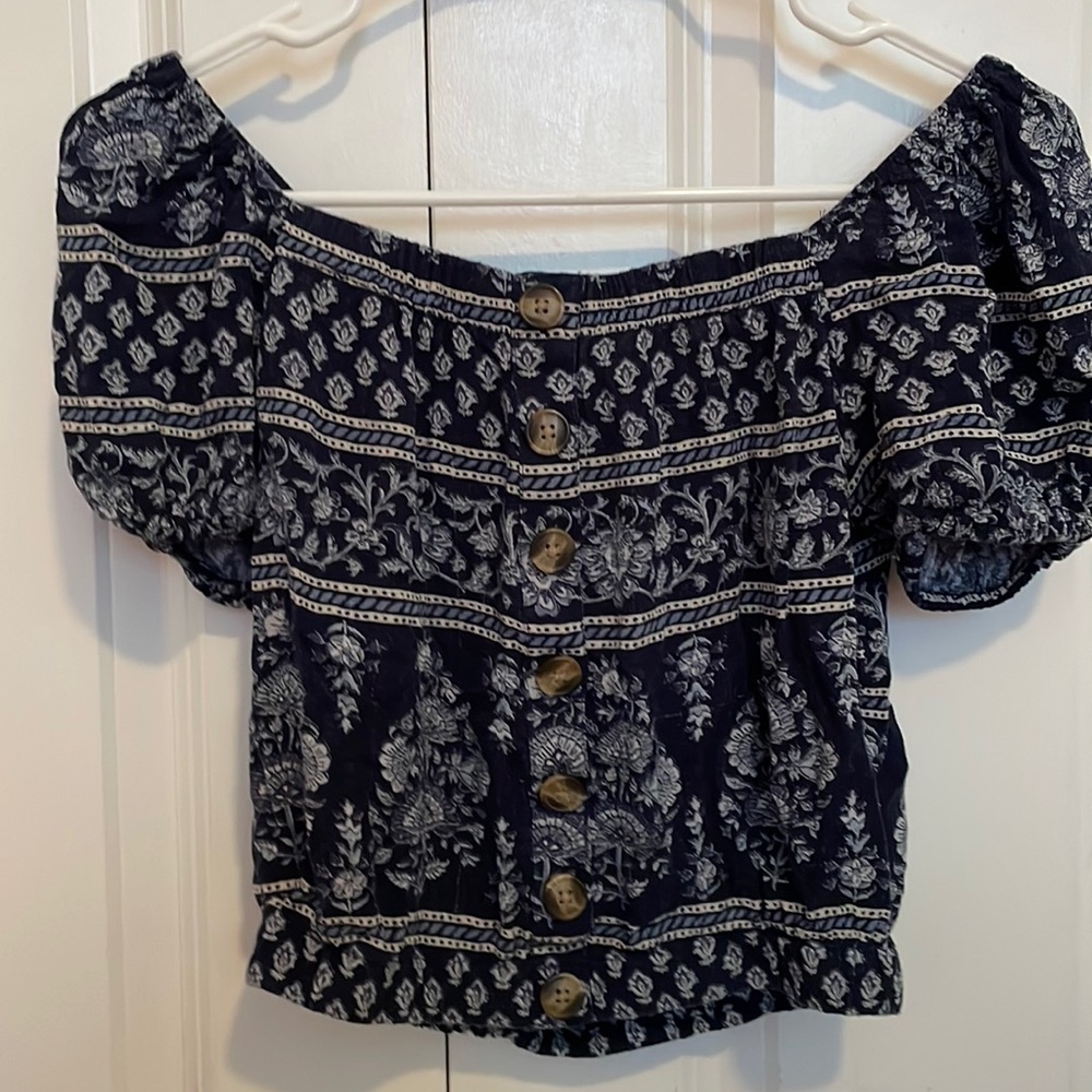 AE Puffed Sleeve Cropped Shirt